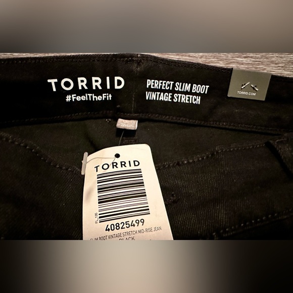 ♠️Torrid Denim Black Jeans ♠️ - Picture 5 of 9